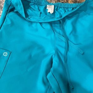 Like new Wonder Winks scrub pants
